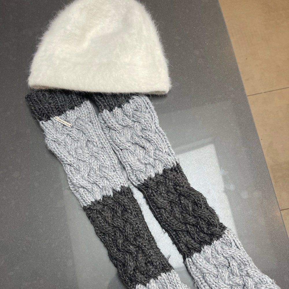 Arm warmers and fluffy beanie winter set ❄️